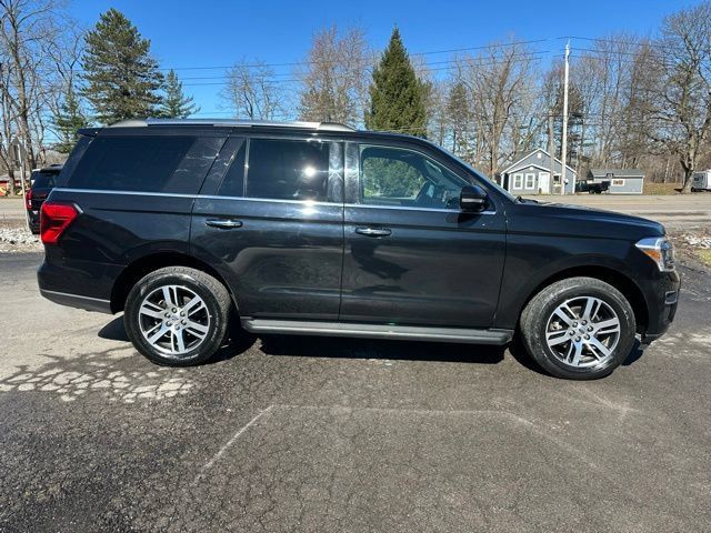 Used 2024 Ford Expedition Limited AWD/4WD image 6