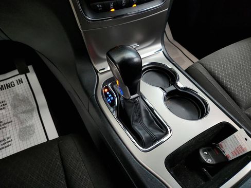 Used 2021 Jeep Grand Cherokee Laredo image 19