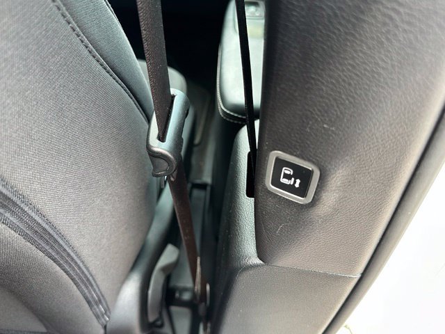Used 2023 Chrysler Pacifica Touring FWD image 18