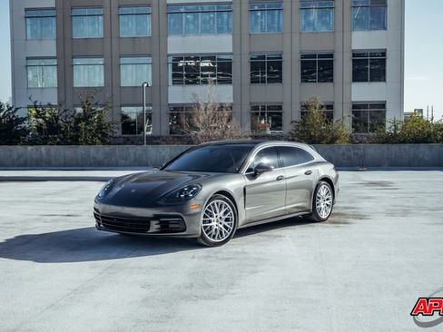 Used 2018 Porsche Panamera 4S image 35