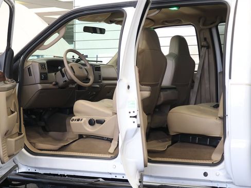 Used 2003 Ford F350 Lariat image 64