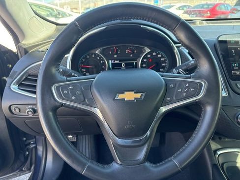 Used 2016 Chevrolet Malibu LT image 14