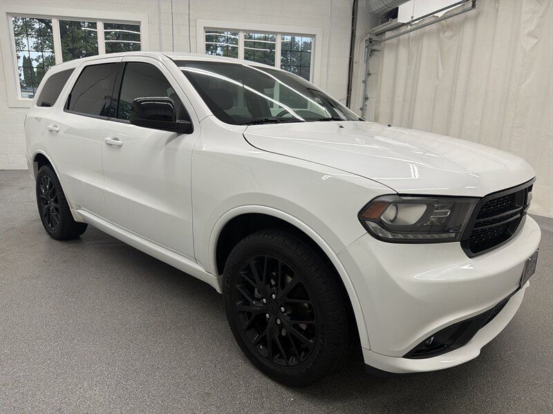 Used 2016 Dodge Durango SXT w/ Blacktop Package AWD/4WD image 3