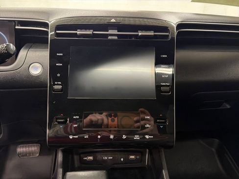 Used 2022 Hyundai Santa Cruz SEL Premium image 23