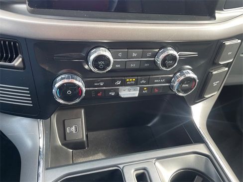 Used 2024 Ford F150 Lightning XLT image 15