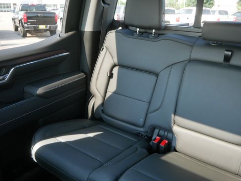 Used 2026 GMC Sierra 1500 Denali w/ Technology Package AWD/4WD image 12