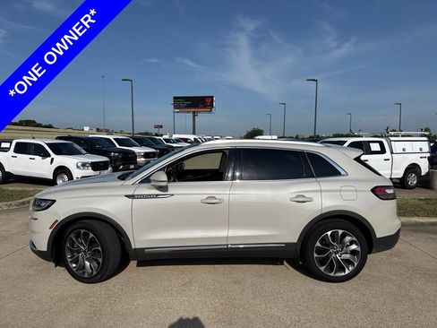 Used 2022 Lincoln Nautilus Reserve AWD/4WD image 3