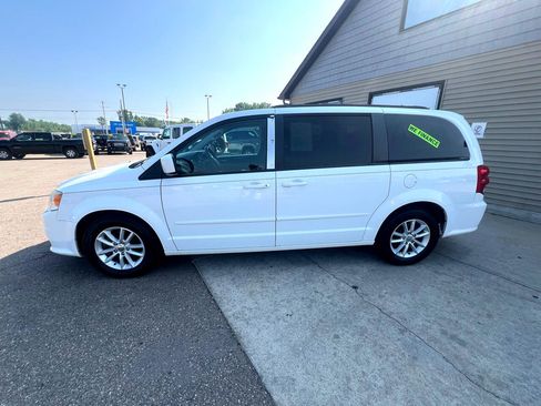 Used 2014 Dodge Grand Caravan SXT image 8