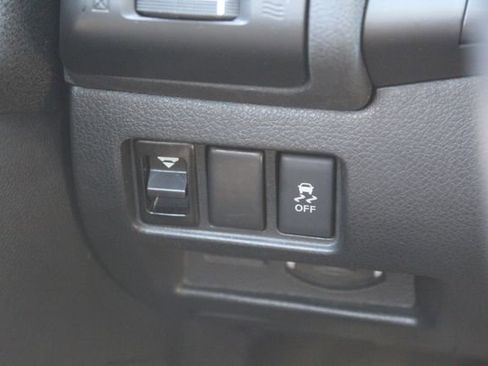 Used 2011 Nissan Altima 3.5 SR image 19