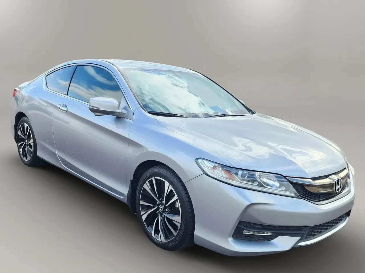 Used 2016 Honda Accord EX-L image 2