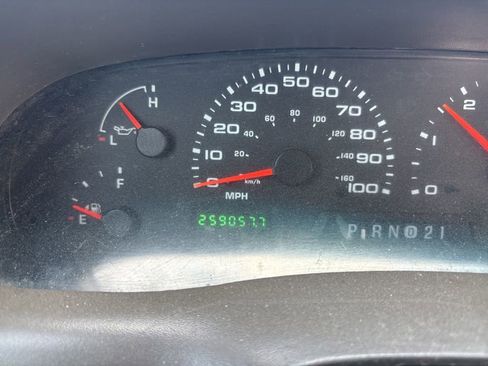 Used 2002 Ford F250 XLT image 15