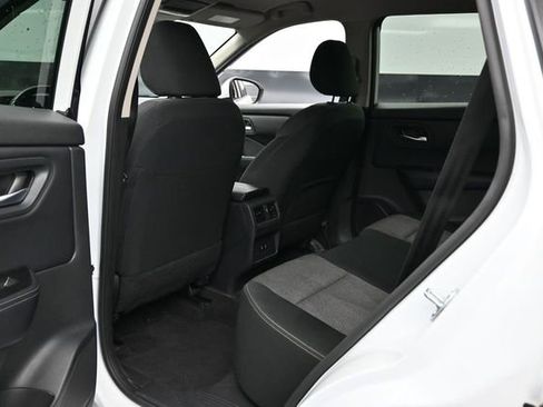 Used 2025 Nissan Rogue SV AWD/4WD image 23