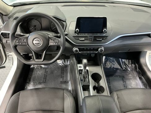 Used 2025 Nissan Altima 2.5 S image 15