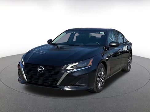 Used 2025 Nissan Altima 2.5 SV image 4