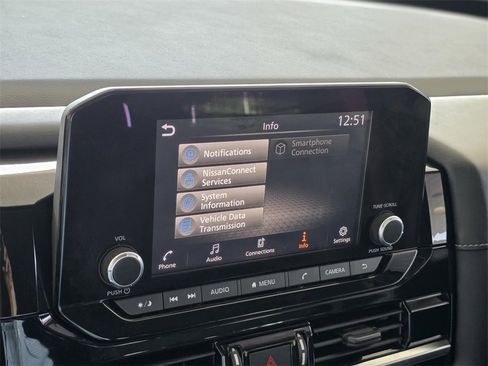 Used 2022 Nissan Pathfinder SV image 15