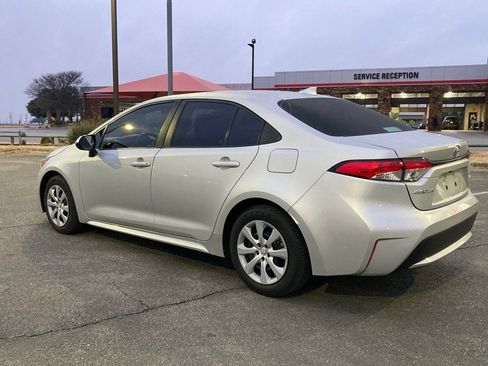 Used 2022 Toyota Corolla LE image 7