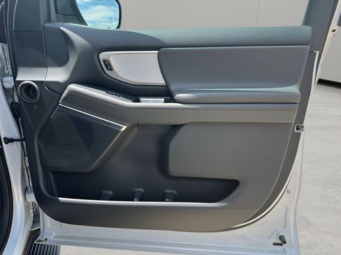 New 2025 Ford Expedition Active AWD/4WD image 24