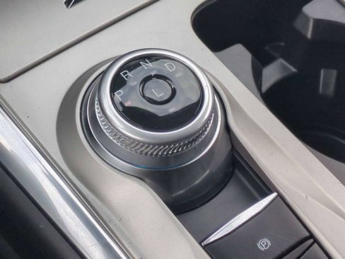 Used 2022 Ford Explorer Limited w/ Limited Technology Package image 16