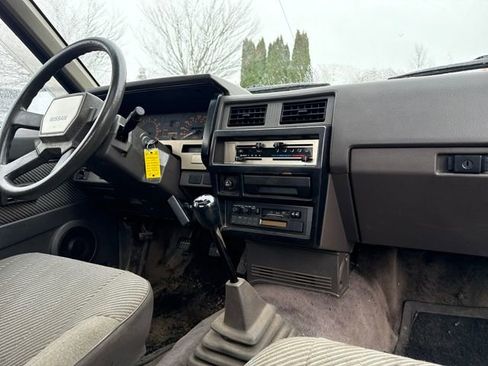 Used 1987 Nissan Pickup SE image 13