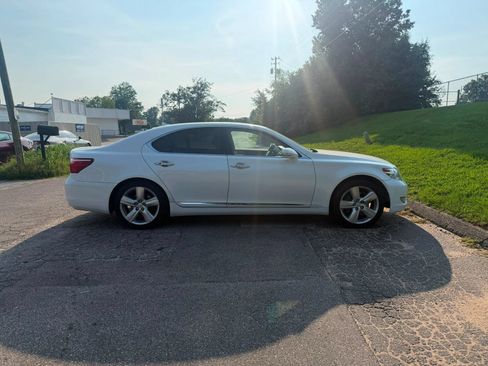 Used 2011 Lexus LS 460 w/ Comfort Pkg RWD image 5