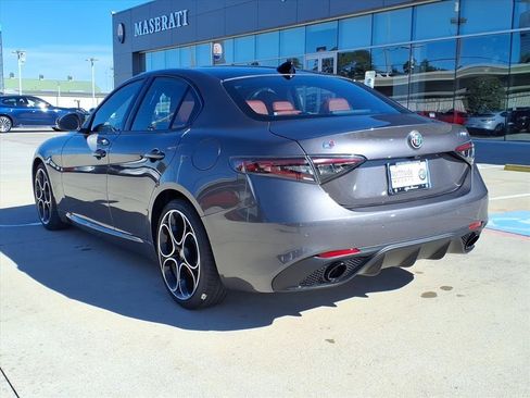 New 2025 Alfa Romeo Giulia w/ Veloce Package Rwd image 9