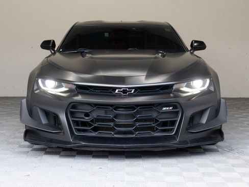 Used 2021 Chevrolet Camaro ZL1 RWD image 4