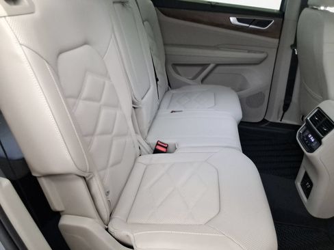 Used 2026 Volkswagen Atlas SE w/ Panoramic Sunroof Package FWD image 15