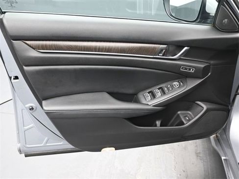 Used 2021 Honda Accord EX-L image 11