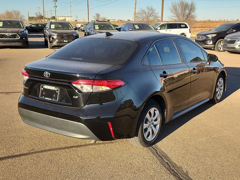 Used 2024 Toyota Corolla LE image 4