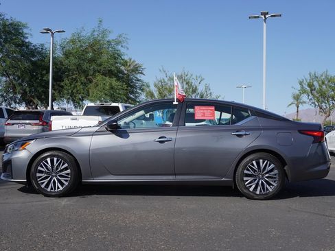 Certified 2025 Nissan Altima 2.5 SV FWD image 2