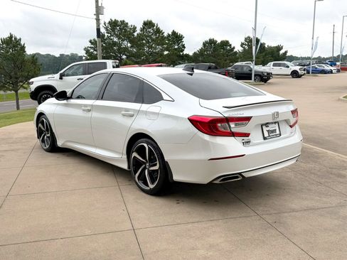 Used 2022 Honda Accord Sport image 4
