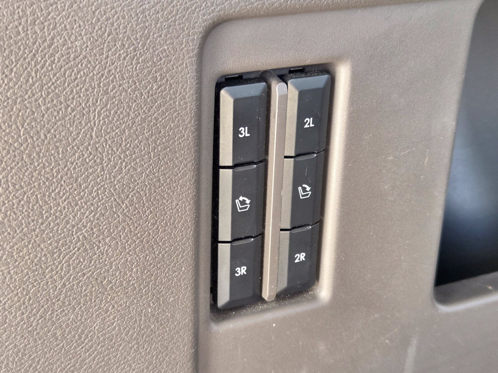 Used 2023 Lincoln Navigator Reserve AWD/4WD image 18