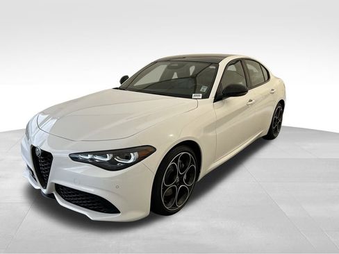 New 2025 Alfa Romeo Giulia w/ Driving Assist Package image 20