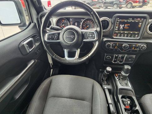 Used 2020 Jeep Wrangler Unlimited Sahara AWD/4WD image 12