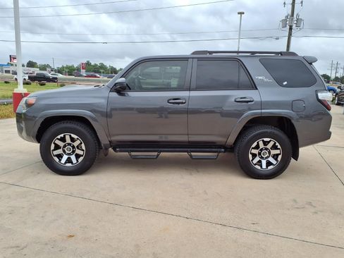 Certified 2022 Toyota 4Runner TRD Off-Road AWD/4WD image 9