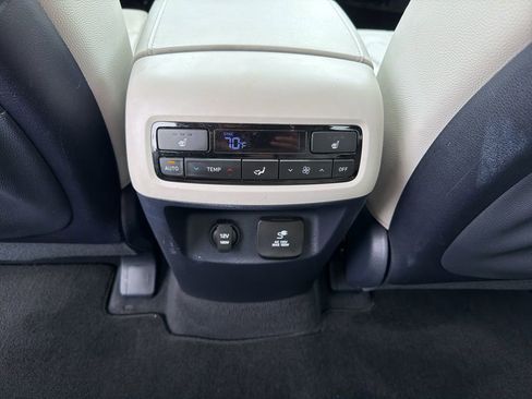 Used 2022 Hyundai Palisade SEL w/ 8P Bench Seat Package FWD image 17
