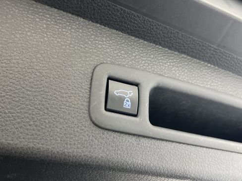 Used 2023 Toyota Sienna XLE Woodland Edition AWD/4WD image 29