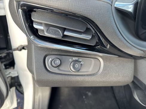 Certified 2024 Buick Envista Sport Touring w/ Convenience I Package image 17