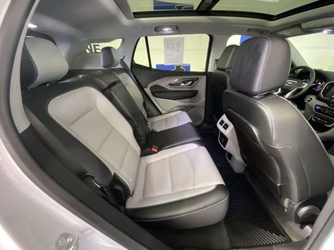 Certified 2024 GMC Terrain SLT w/ Infotainment Package II image 34