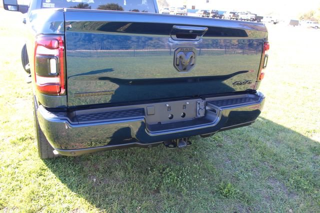 Used 2024 RAM 2500 Big Horn w/ Night Edition AWD/4WD image 10