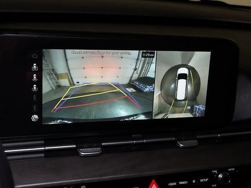 Used 2023 Kia Carnival SX image 22