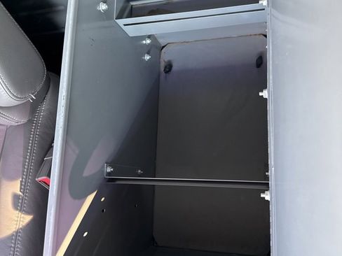 Used 2019 Chevrolet Express 2500 image 23