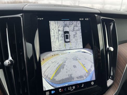 Used 2024 Volvo XC60 B5 Plus image 29