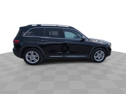 Used 2020 Mercedes-Benz GLB 250 w/ Premium Package image 9