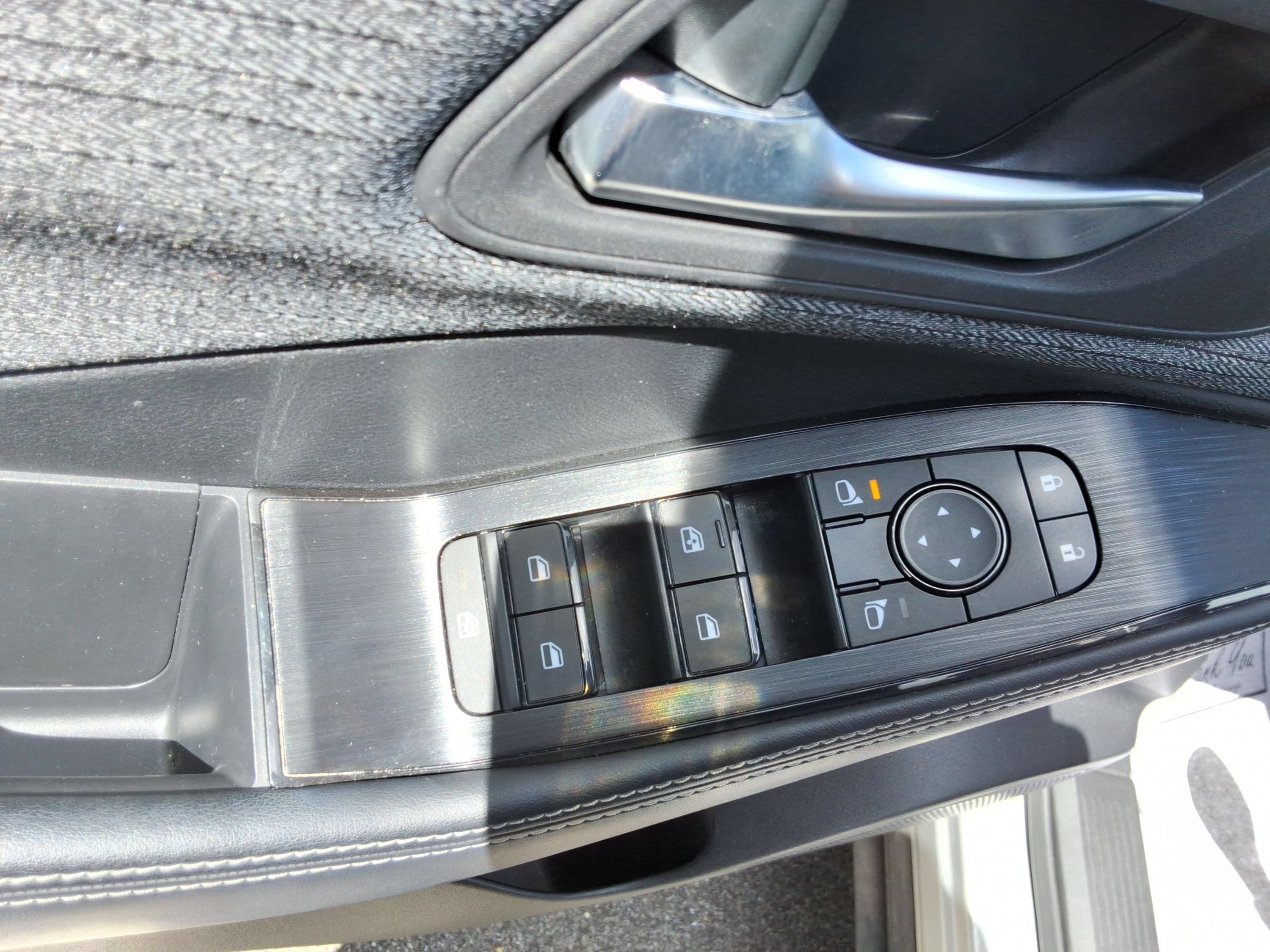 Used 2023 Nissan Rogue SV AWD/4WD image 21