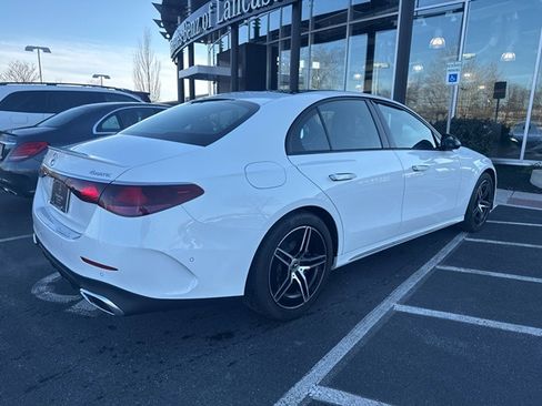 Used 2026 Mercedes-Benz E 350 4MATIC Sedan image 3