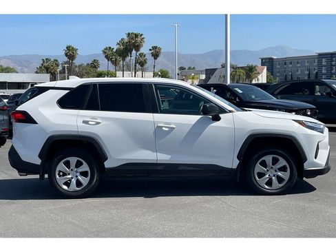 Used 2023 Toyota RAV4 LE image 7