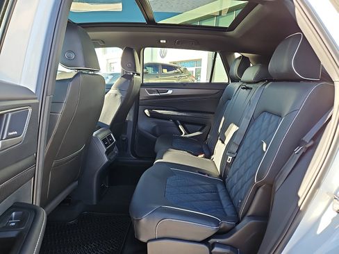 New 2026 Volkswagen Atlas Cross Sport SEL Premium R-Line image 11