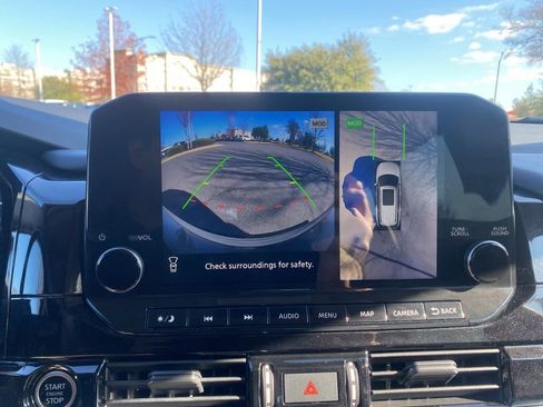 Used 2022 Nissan Pathfinder SL image 22