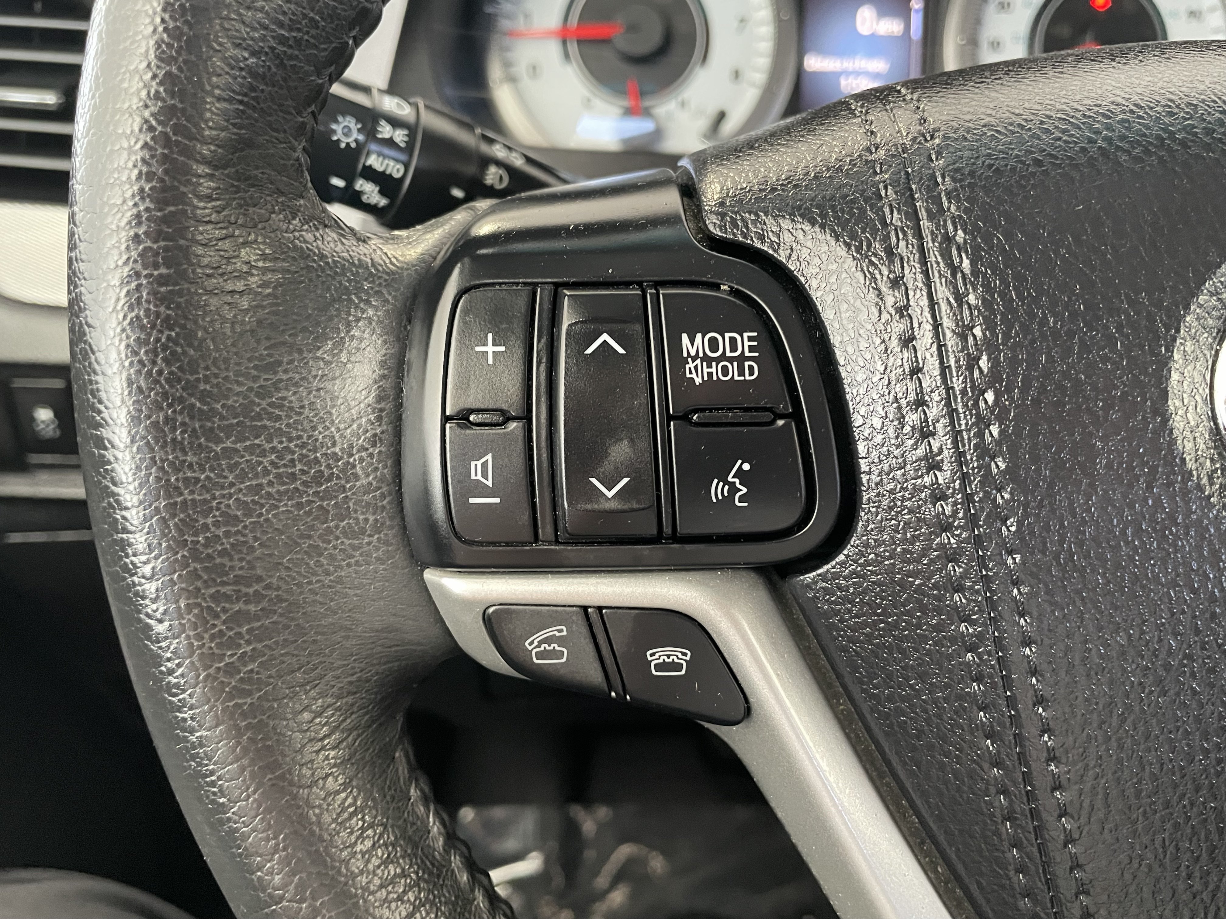 Used 2017 Toyota Sienna SE Premium FWD image 32